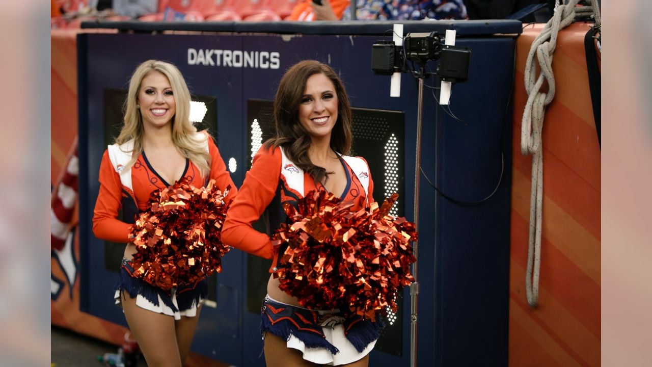 Meet Nicole: Broncos cheerleader, pharmacist - Science Cheerleaders