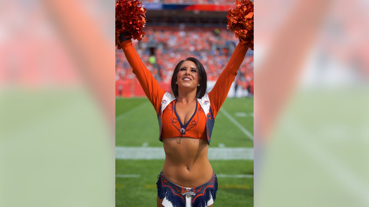 Denver Broncos Cheerleaders game gallery: vs. Bears