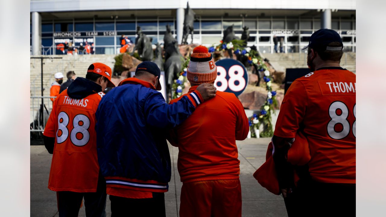 Broncos to honor Demaryius Thomas with moment of silence and No. 88 helmet  decals after his death at 33