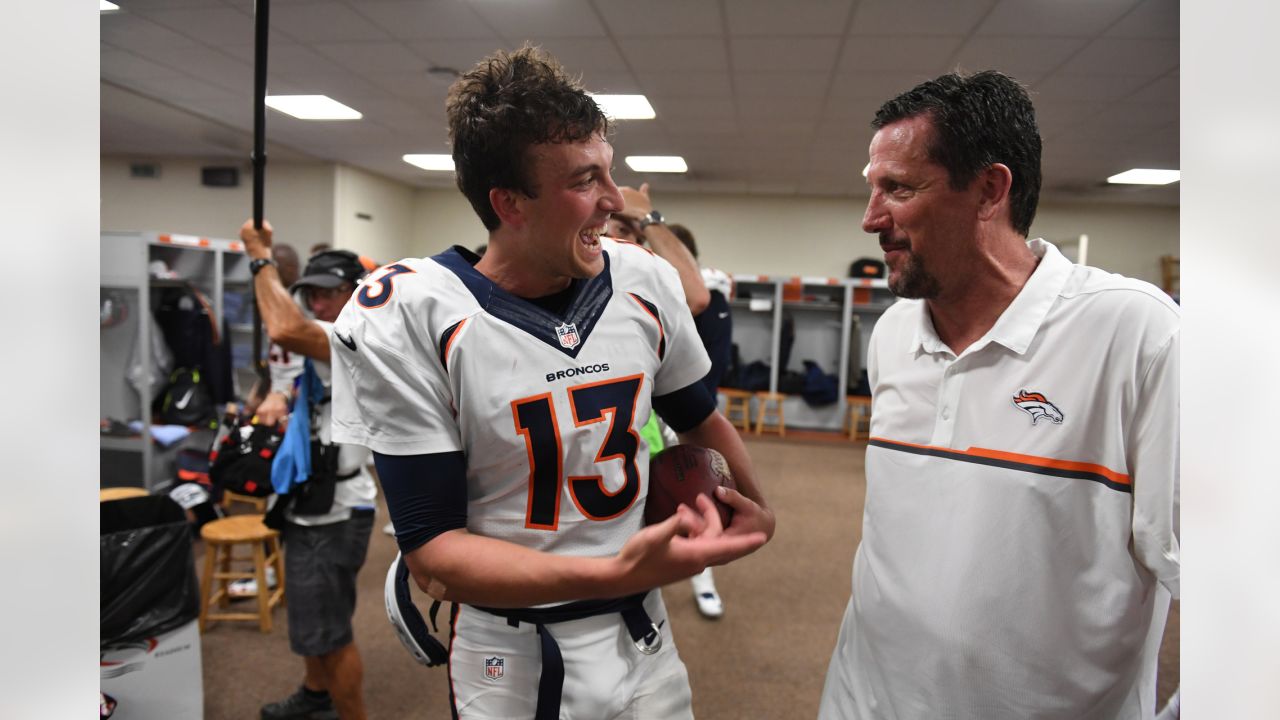 Broncos mourn sudden, tragic passing of former quarterbacks coach Greg Knapp