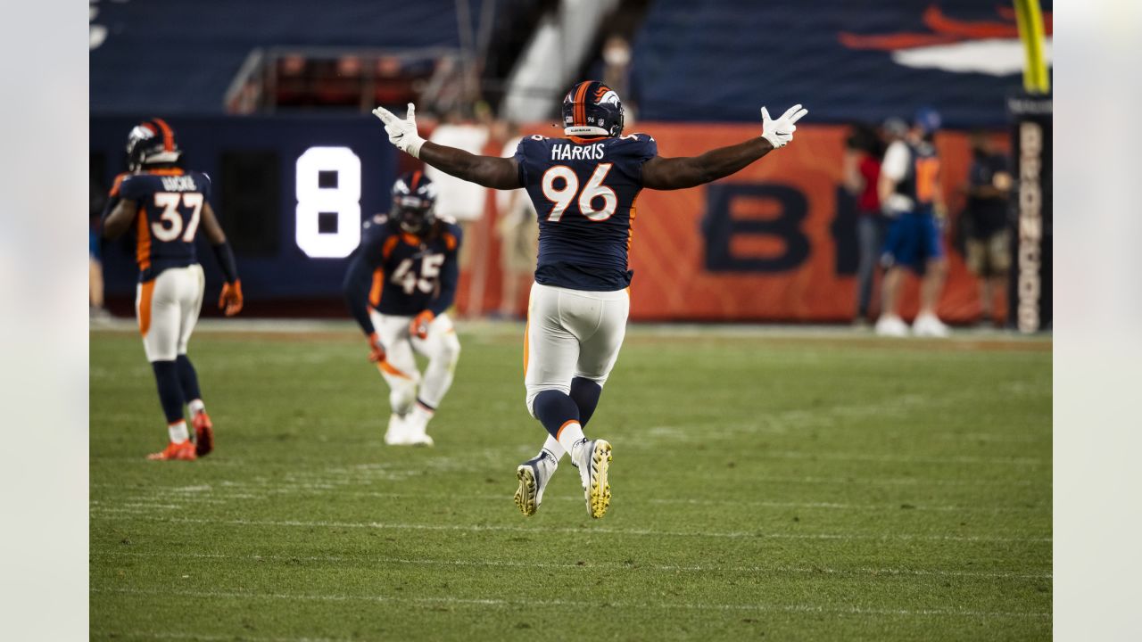 Shelby Harris agrees to 3-year deal to stay with Denver Broncos – The  Durango Herald