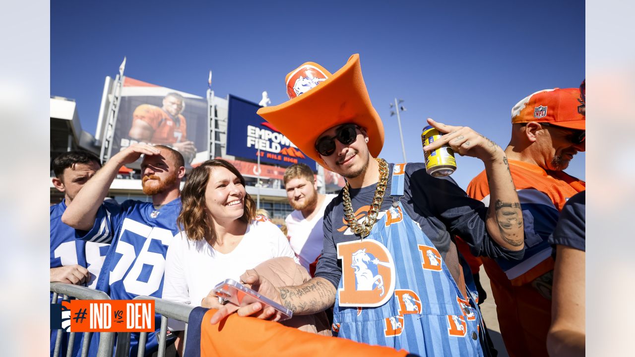 Pregame photos: Broncos arrive and prepare for Week 5 game vs. Colts on  'Thursday Night Football'