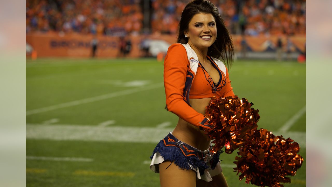 Denver Broncos cheerleader captain Jozie : r/cheerleaders