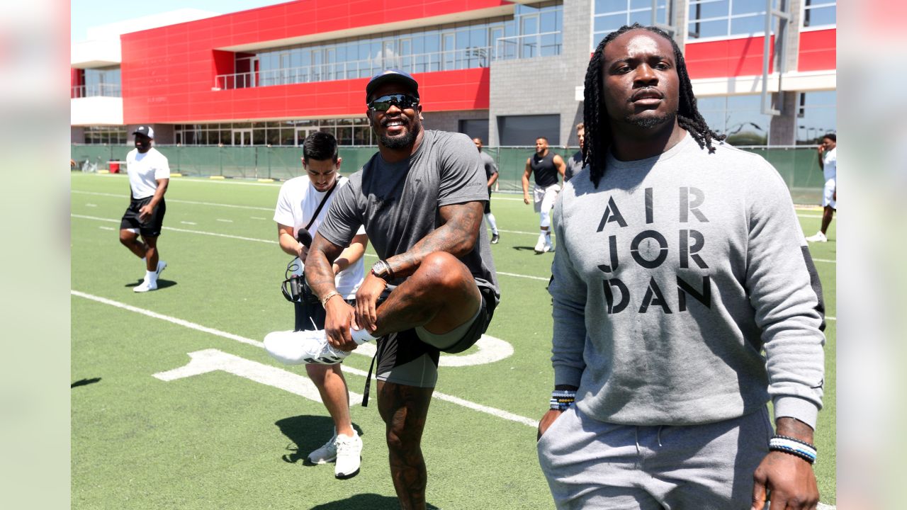 Denver Broncos: Von Miller hosts NFL stars at Pass Rush Summit at UNLV