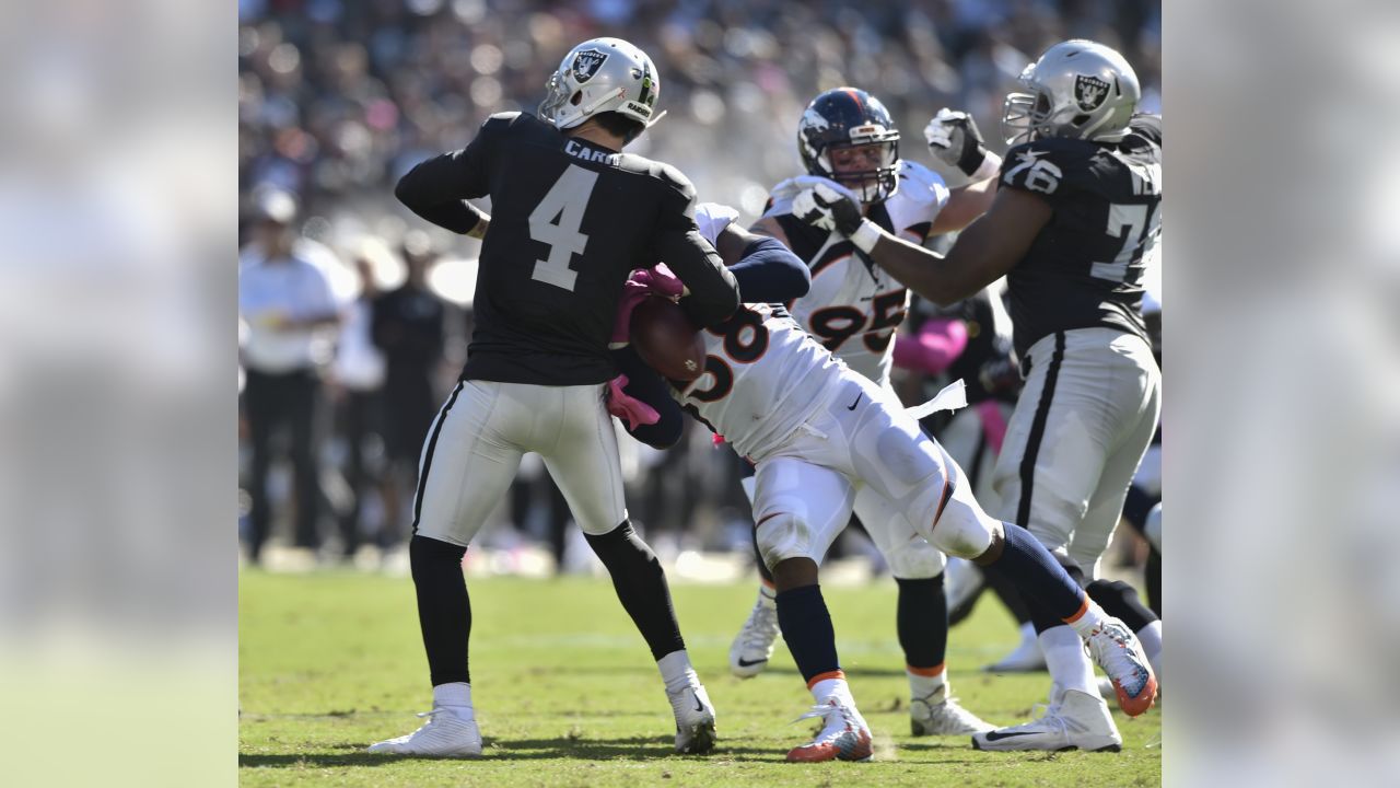 Denver Broncos outside linebacker Von Miller (58) celebrates his sack of  Oakland Raiders quarte …