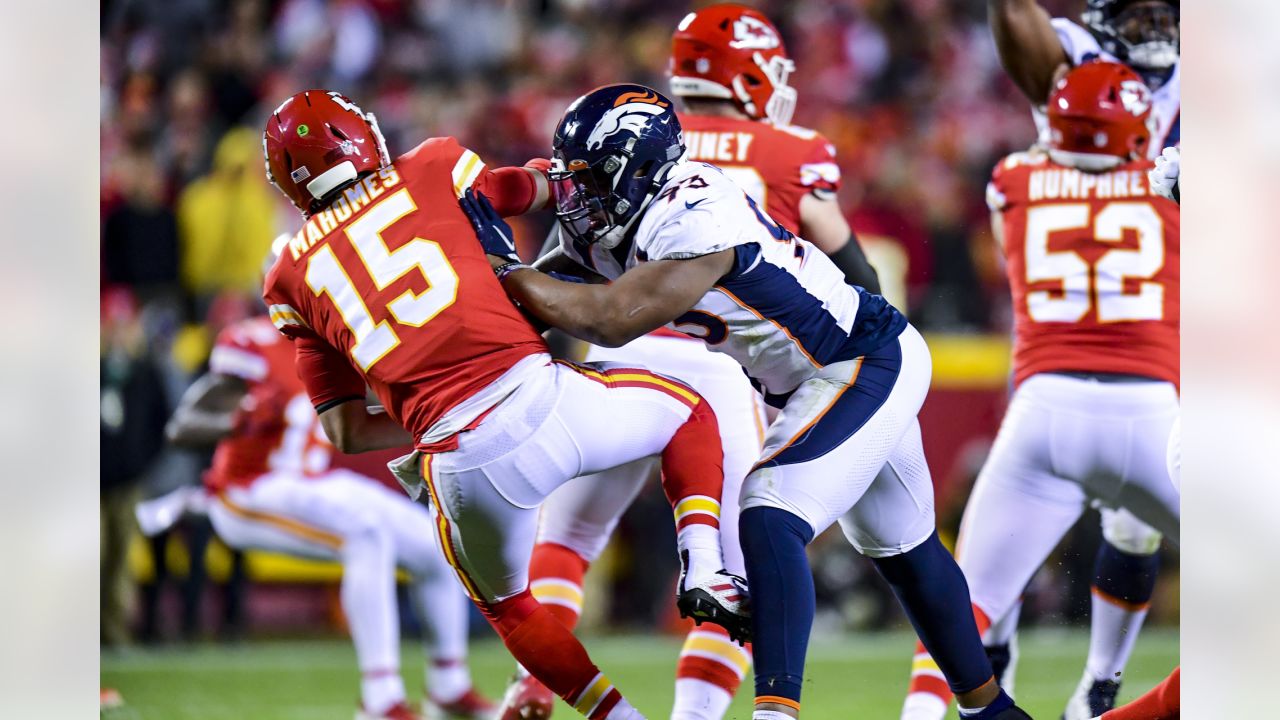 DENvsKC in-game photos: Broncos battle to the end, fall vs. Chiefs