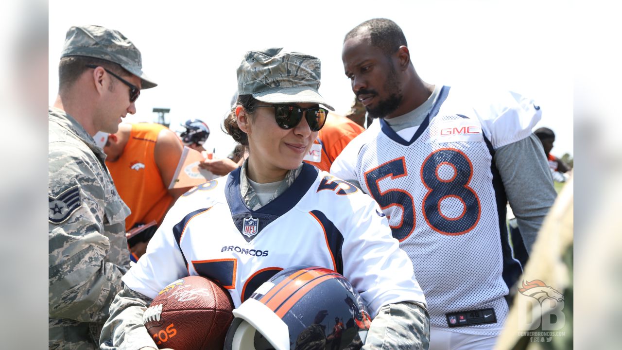 Colorado chaplain serves Denver Broncos players, coaches