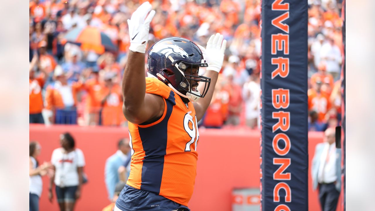 Shelby Harris agrees to 3-year deal to stay with Denver Broncos – The  Durango Herald