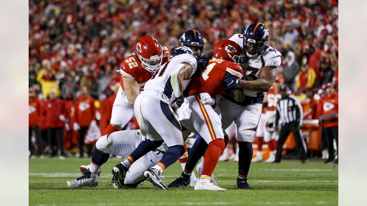 DENvsKC in-game photos: Broncos battle to the end, fall vs. Chiefs