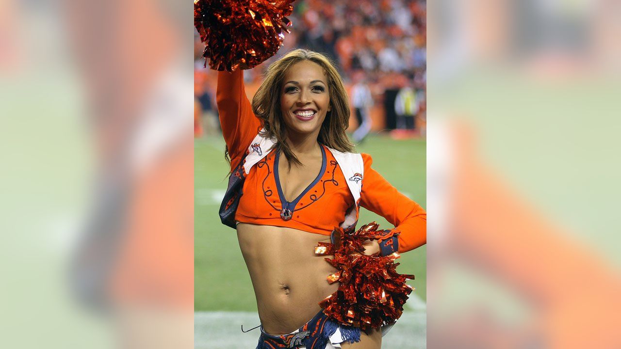 Team Spotlight: Miami Dolphins Cheerleader's New Uniforms