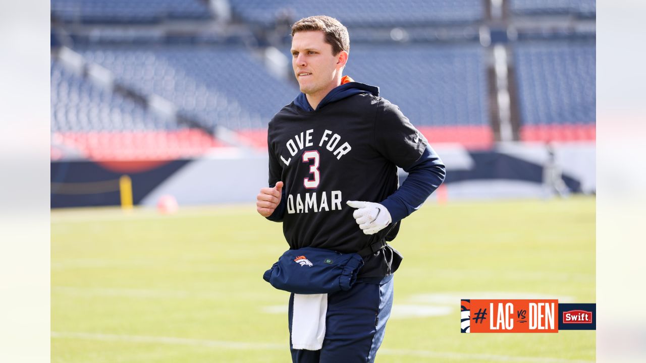 Pregame photos: Broncos arrive and prepare for Week 18 game vs. Chargers