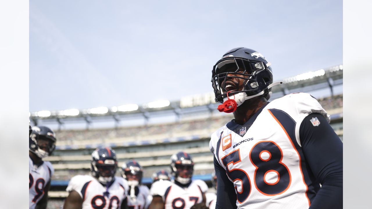 Von Miller's interception highlights Broncos' defensive resiliency