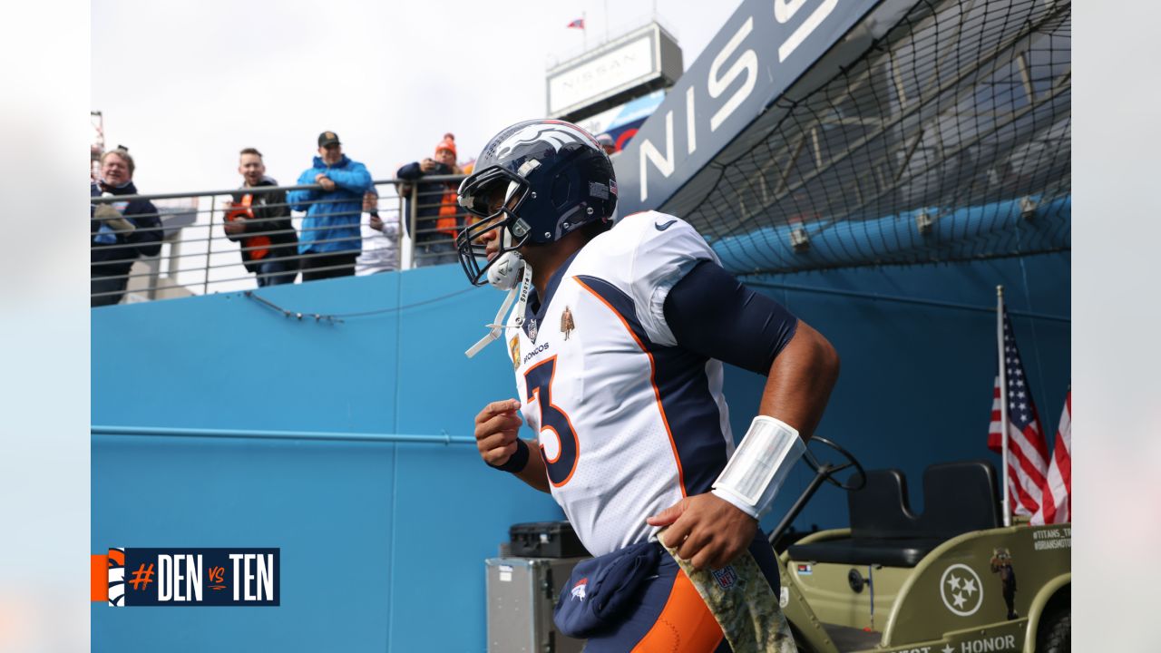 Pregame photos: Broncos arrive and prepare for Week 10 game vs. Titans