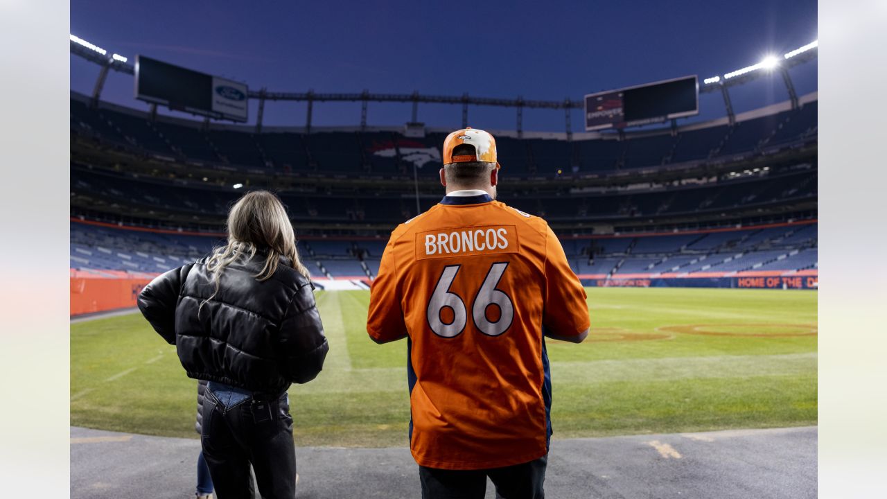 DENVER BRONCOS: Dalton Risner surprises lifelong Broncos fans, creates  special bond