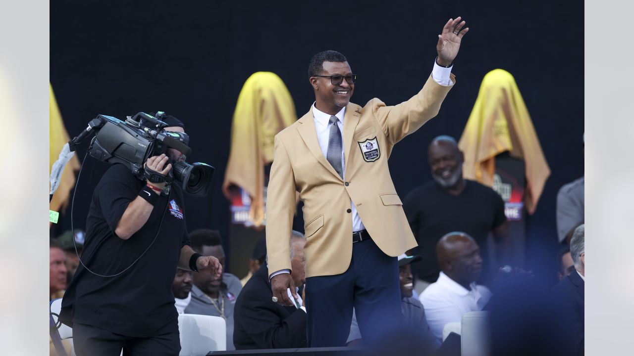 The NFL hall of fame ceremony is extra special to me this year and this  picture is why. This is Steve Atwater, me, my dad, and Steve…