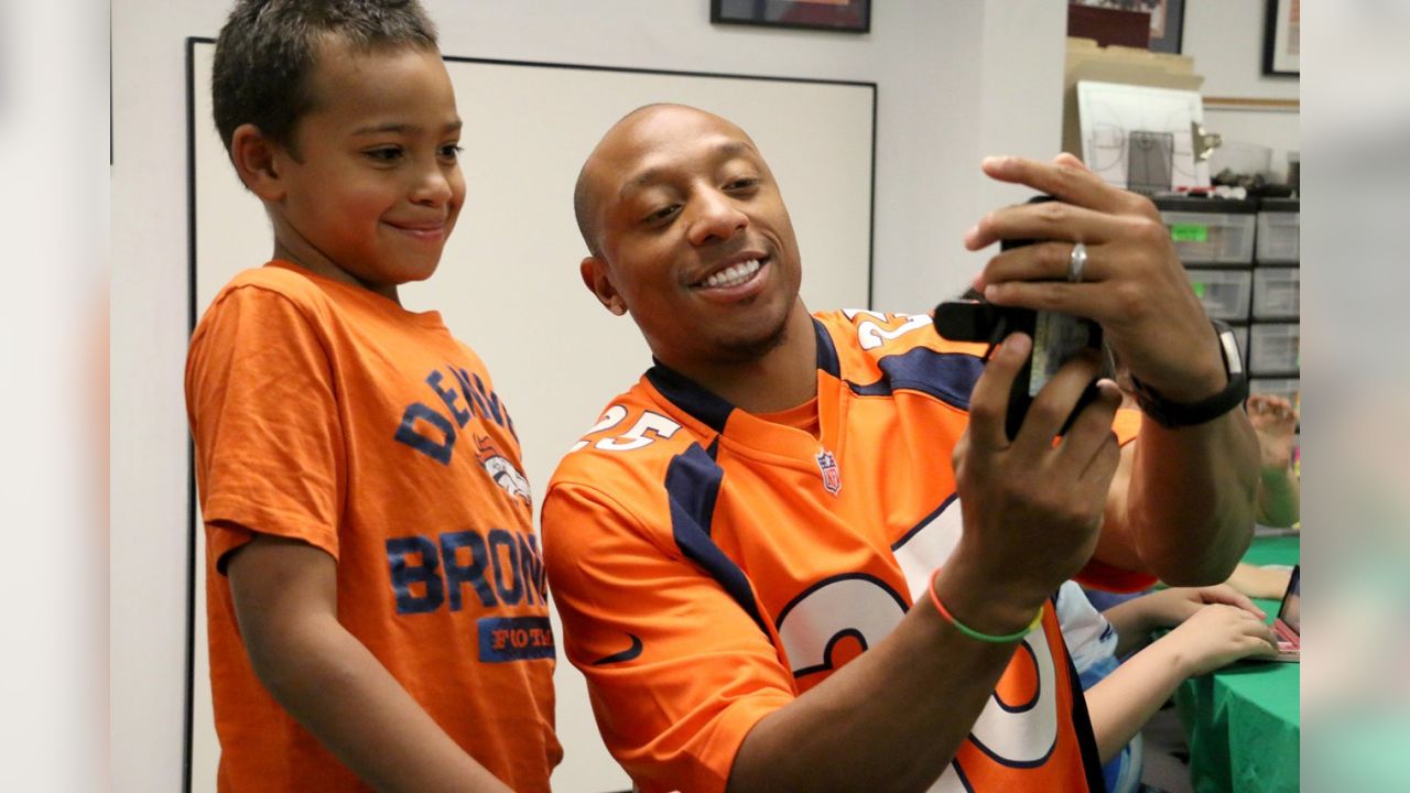 Chris Harris Jr. named 2018 recipient of Darrent Williams Good Guy Award