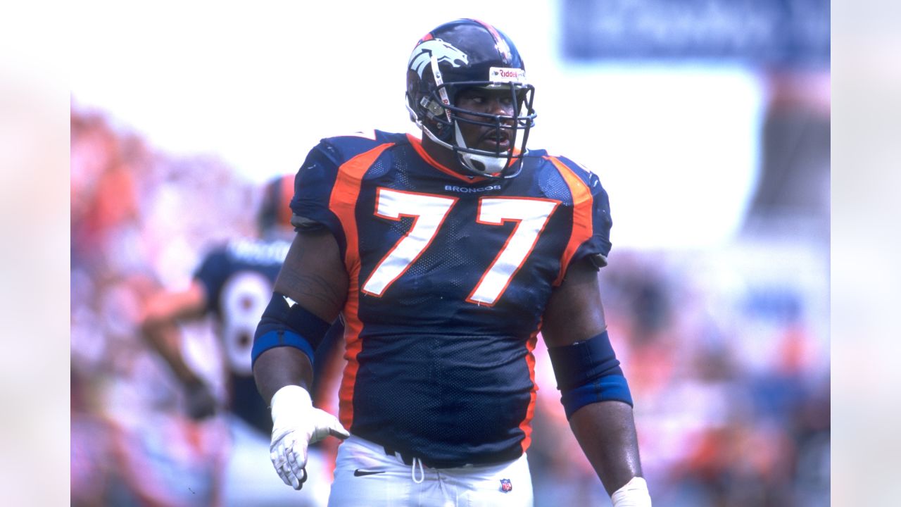 Tony Jones, 2-time Super Bowl champion with Broncos, dies at 54