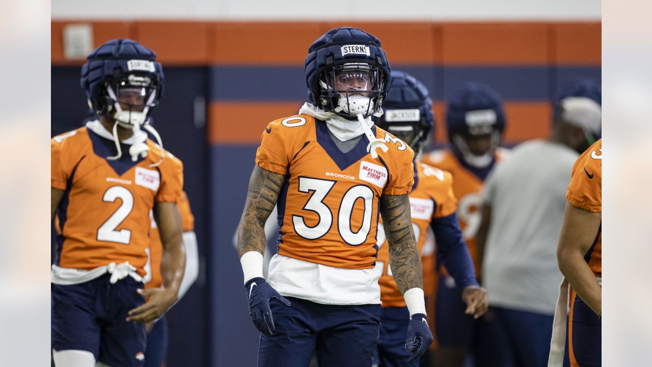 Drew Bees among VIPs attending Denver Broncos practice