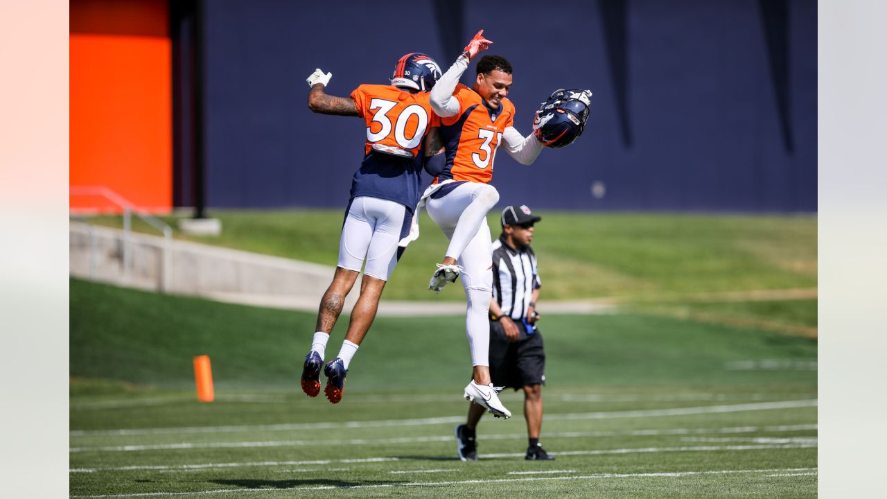 Okwuegbunam, McLaughlin help the Broncos rout the mistake-prone Rams 41-0  in preseason finale - ABC News