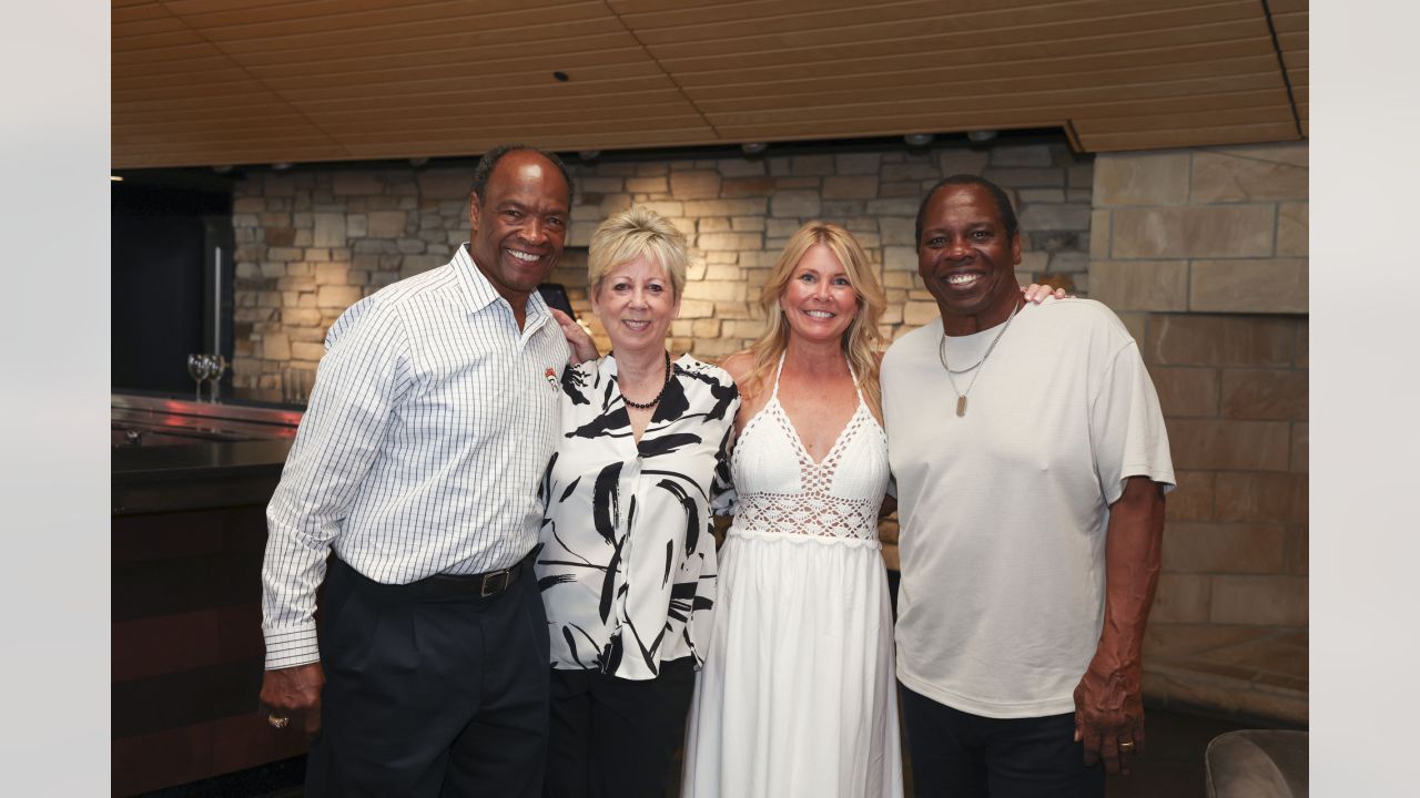 Former Denver Bronco Billy Thompson with wife Cathie Thompson, Denver  News Photo - Getty Images