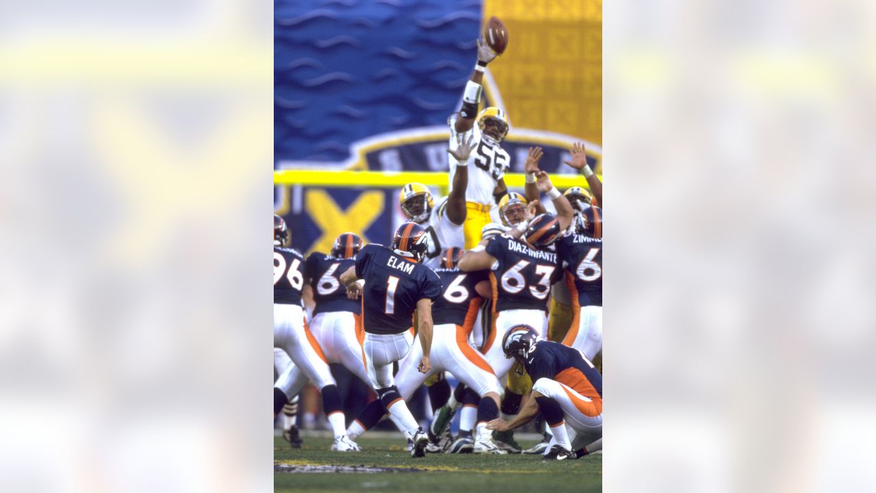 NFL FILE: Terrell Davis of the Denver Broncos during Super Bowl XXXII  against the Green Bay Packers in San Diego, California. (Icon Sportswire  via AP Images Stock Photo - Alamy