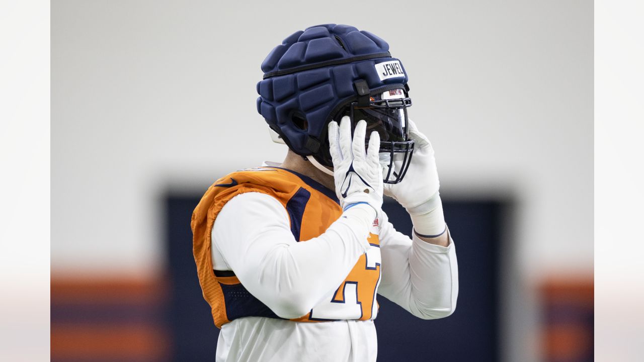 Drew Bees among VIPs attending Denver Broncos practice