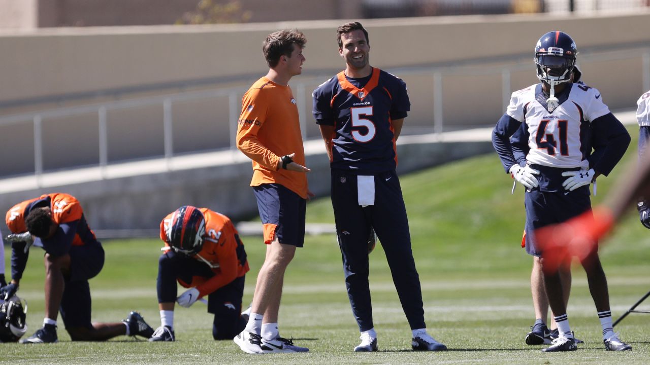 Denver Broncos quarterback Drew Lock (3) takes part in drills at an NFL  football training camp at team headquarters Wednesday, July 28, 2021, in  Englewood, Colo. (AP Photo/David Zalubowski Stock Photo - Alamy