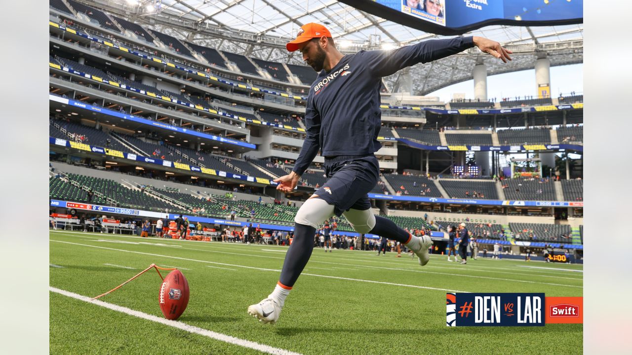 Pregame photos: Broncos arrive and prepare for Week 16 game vs. Rams