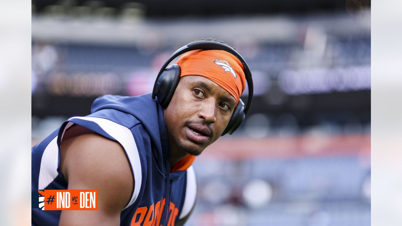 Pregame photos: Broncos arrive and prepare for Week 5 game vs. Colts on 'Thursday  Night Football'