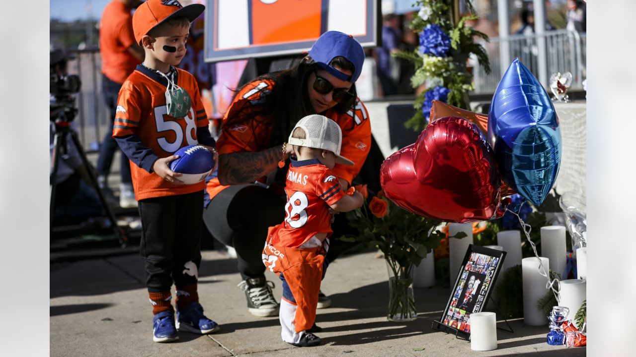 Broncos to honor Demaryius Thomas with moment of silence and No. 88 helmet  decals after his death at 33