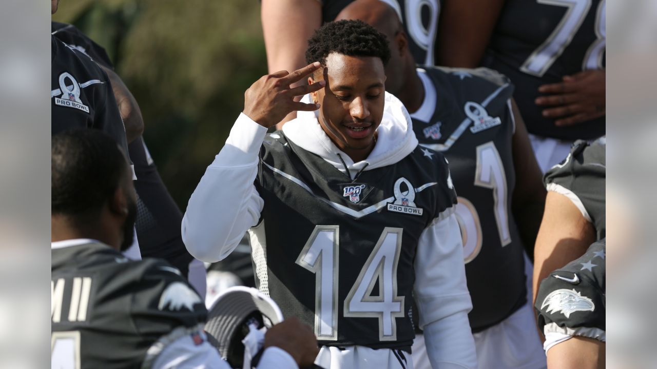 So fresh, so clean: Broncos' 2020 Pro Bowlers don game uniforms for AFC  team photo