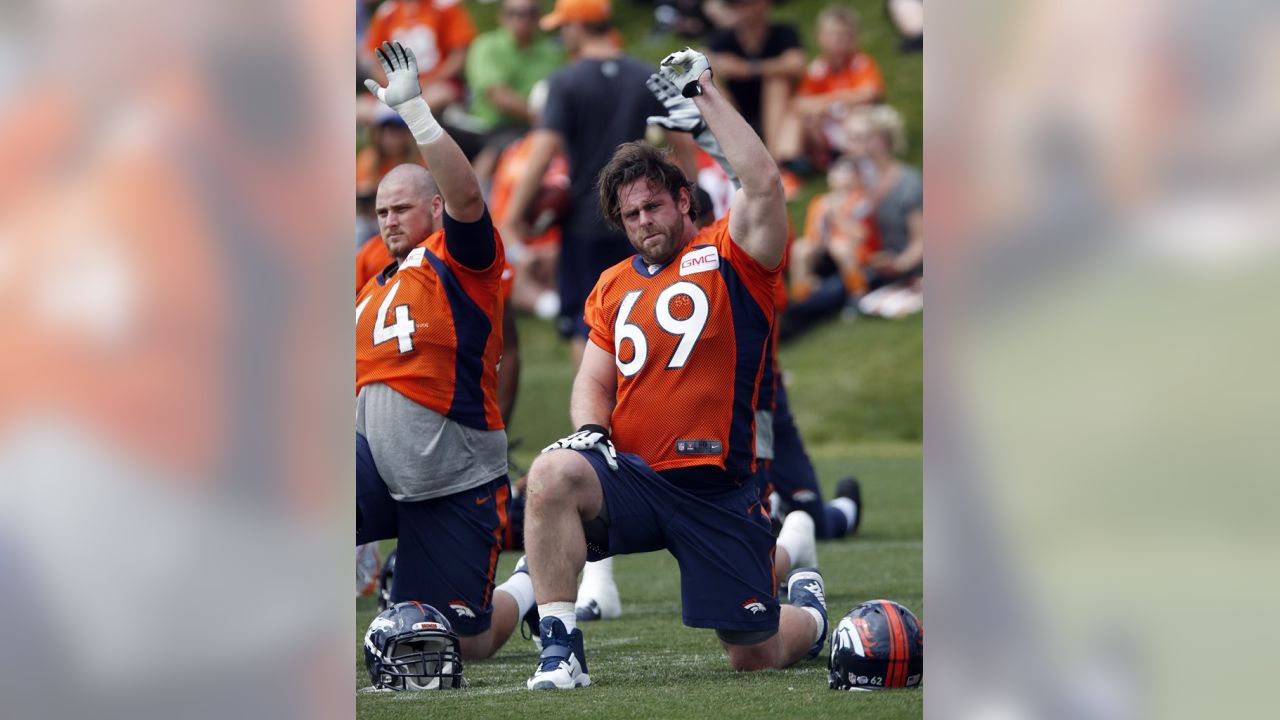 Evan Mathis will wear jersey No. 69 for Broncos after Fua switched