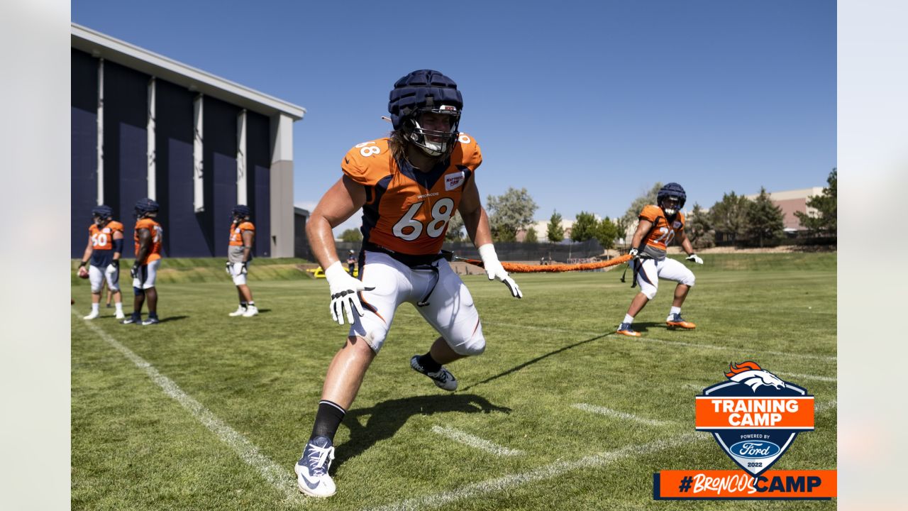 Denver Broncos Training Camp  Day 10: Russell Wilson Wows Fans & Media -  Sports Illustrated Mile High Huddle: Denver Broncos News, Analysis and More