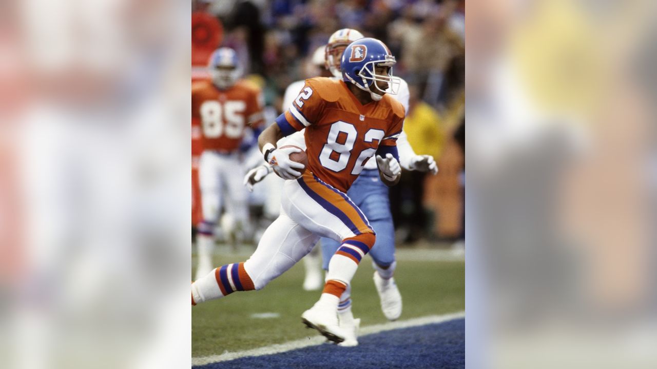 1991: Quarterback Warren Moon of the Houston Oilers drops back to pass  during the Oilers game versus a Denver Broncos at Mile High Stadium in  Denver, CO. (Icon Sportswire via AP Images