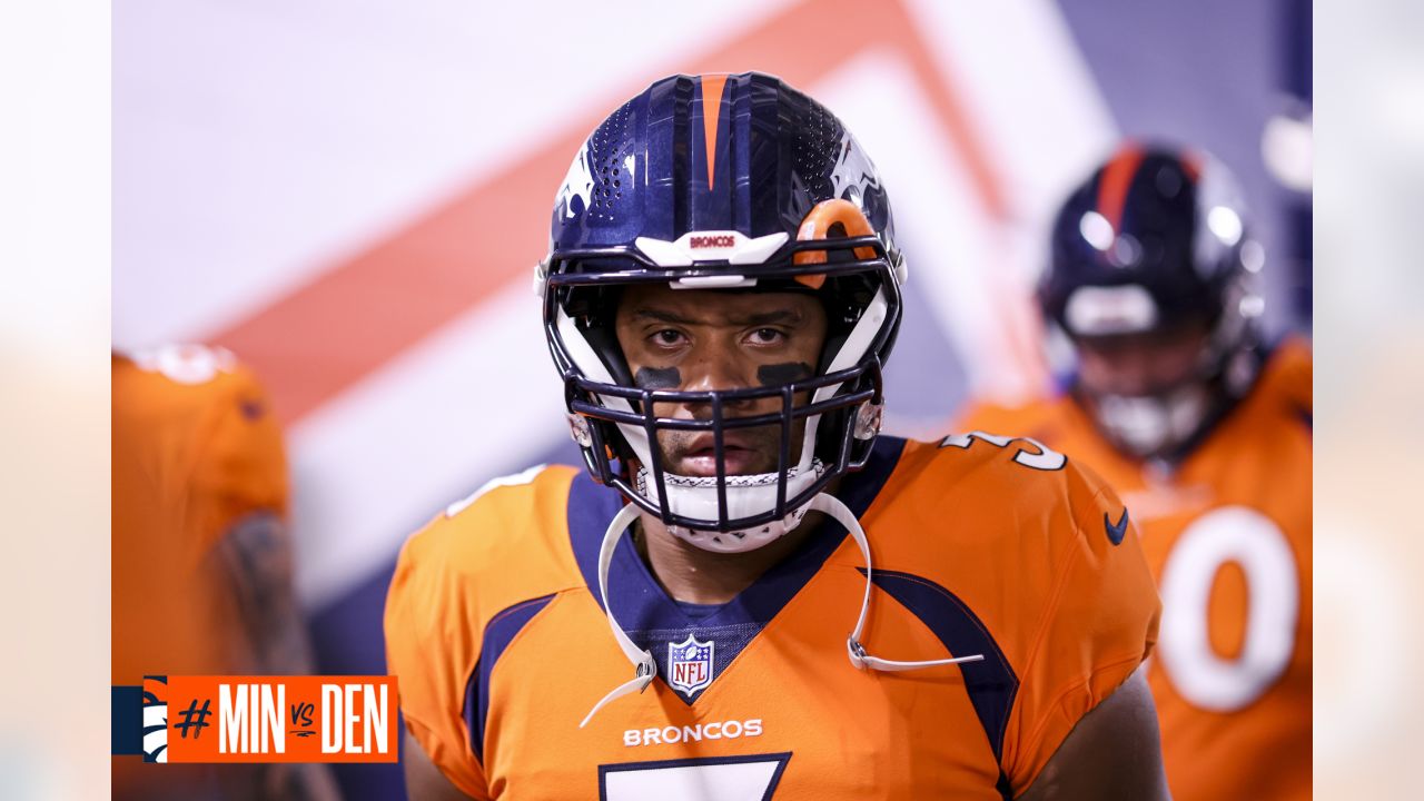 Pregame photos: Broncos arrive and prepare for preseason finale vs. the  Vikings