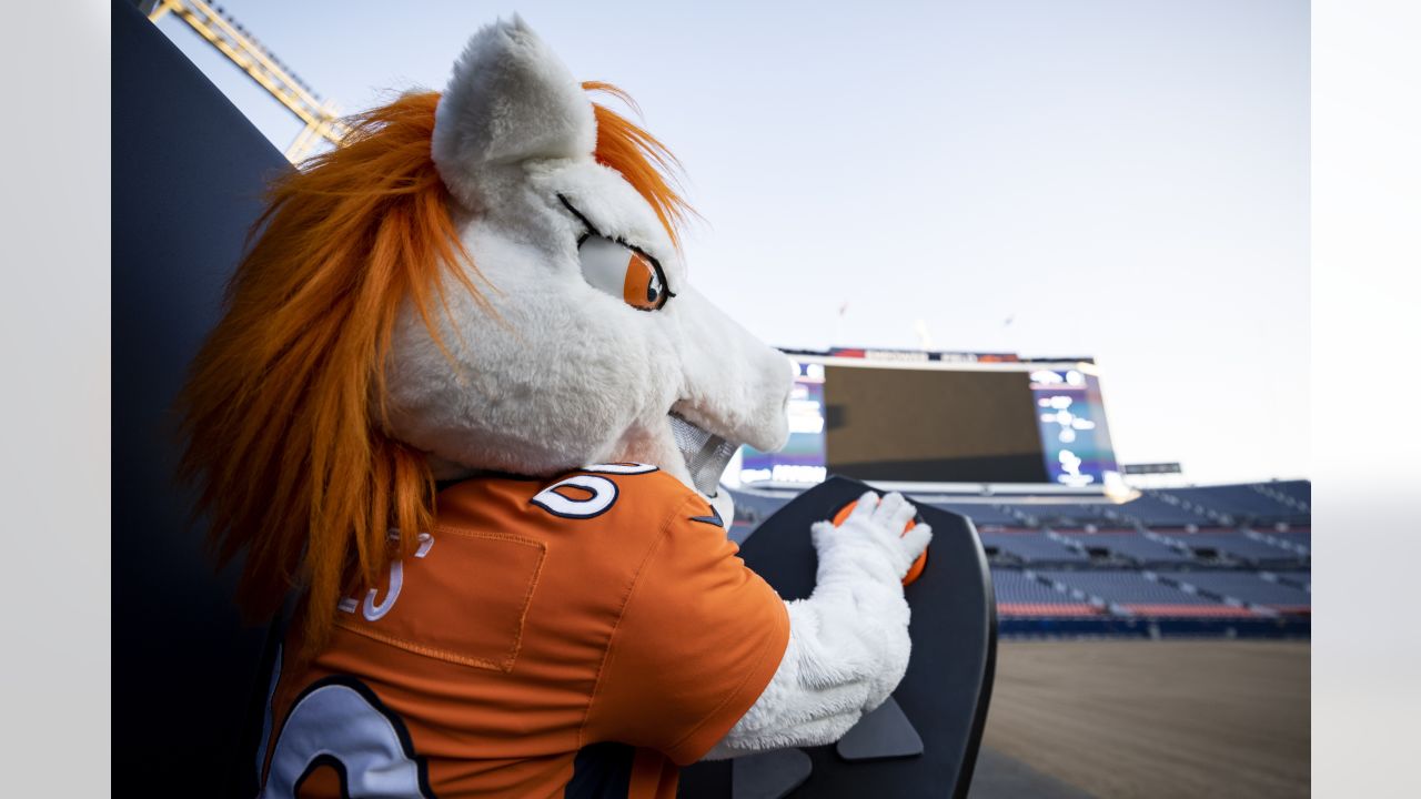 Steve Atwater, Miles the Mascot reveal new Empower Field at Mile High  scoreboard 