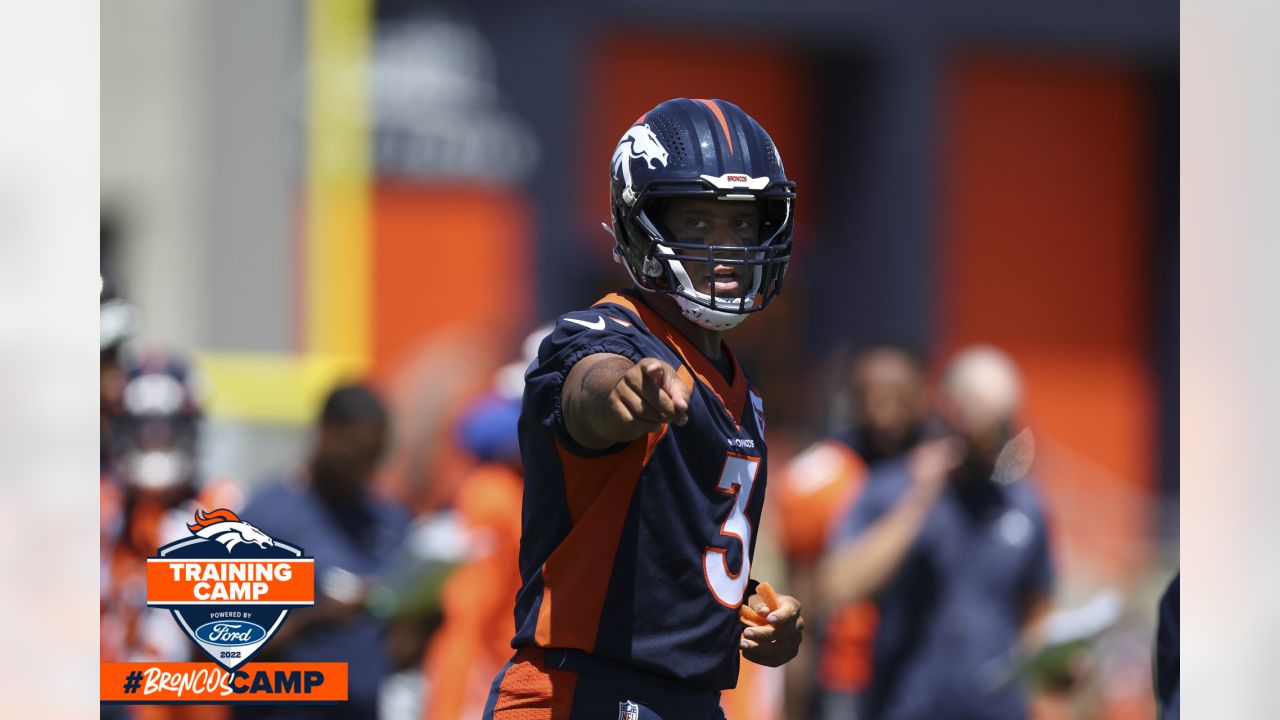 Broncos training camp rewind, Day 4: First weekend practice draws