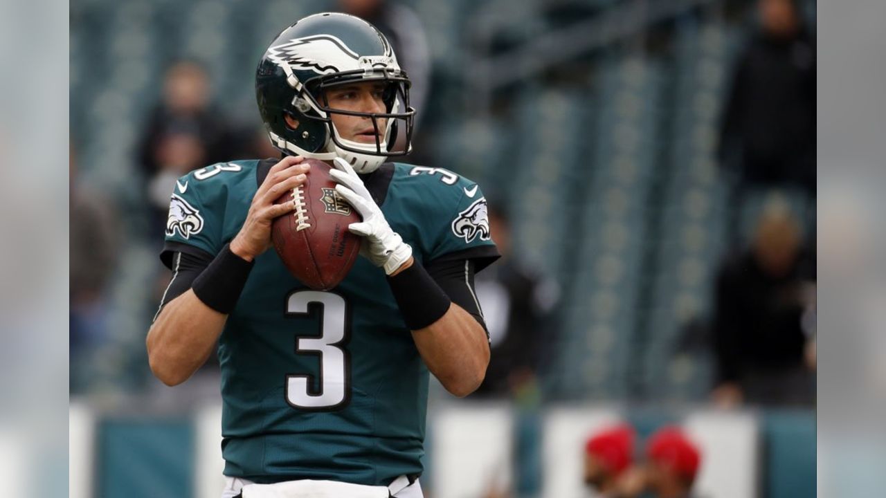 Broncos complete trade to acquire Mark Sanchez from Eagles