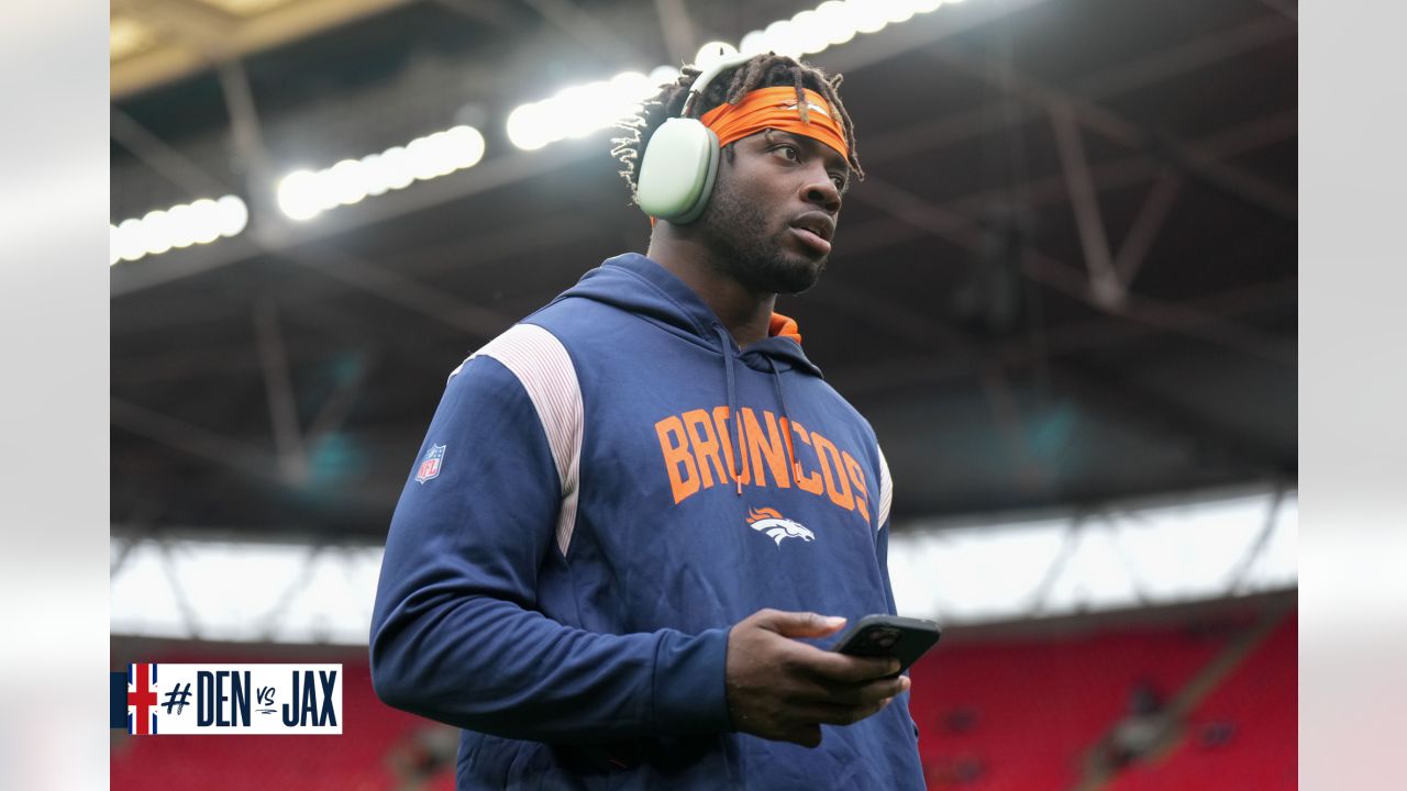 Pregame photos: Broncos arrive and prepare for Week 8 game vs