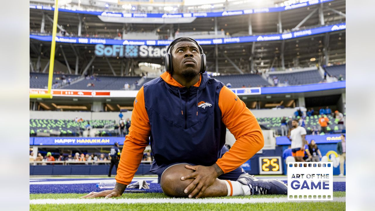 Pregame photos: Broncos arrive and prepare for Week 16 game vs. Rams