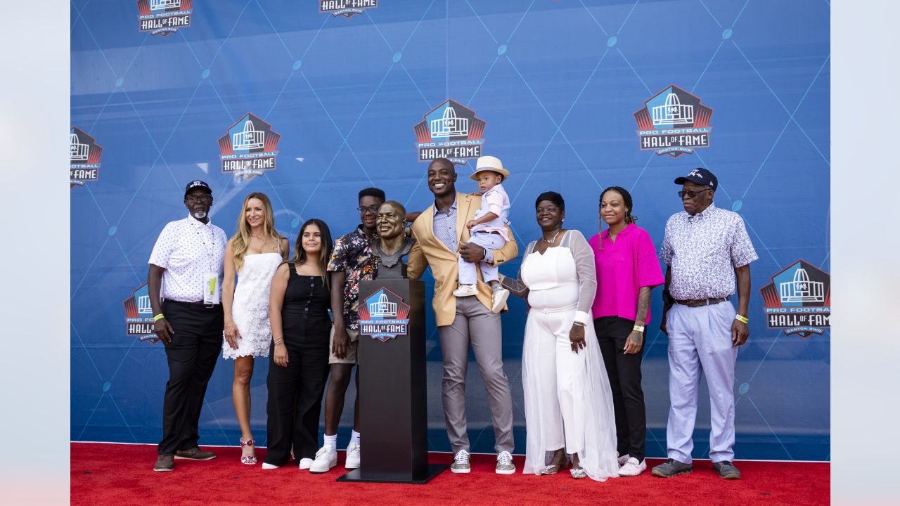 Hall of Fame linebacker DeMarcus Ware shares powerful message of  forgiveness to his father during Hall of Fame enshrinement speech