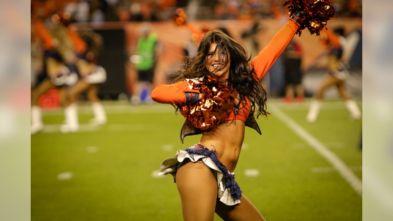 Denver Broncos cheerleader captain Jozie : r/cheerleaders