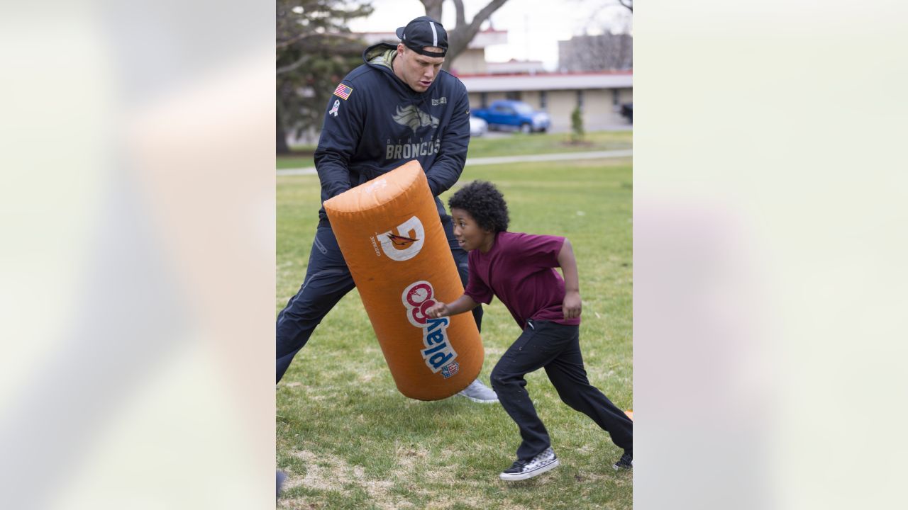 Mile High Morning: Emmanuel Sanders carries on Demaryius Thomas' mission  with the Boys & Girls Club