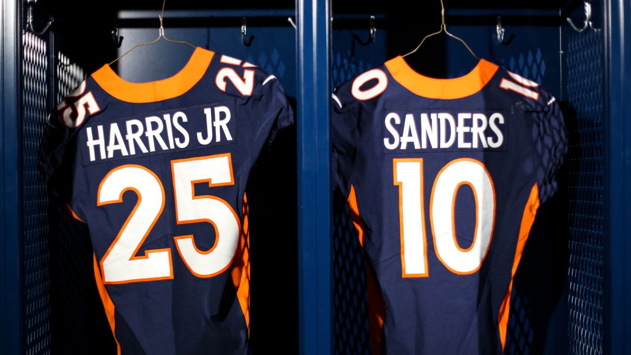 Broncos to wear navy jerseys, white pants in Week 6 vs. Raiders