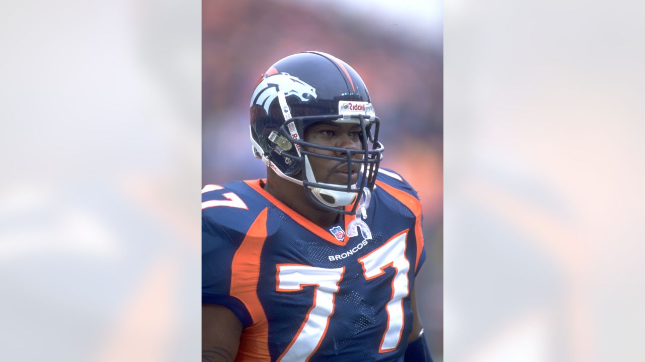 Tony Jones, 2-time Super Bowl champion with Broncos, dies at 54