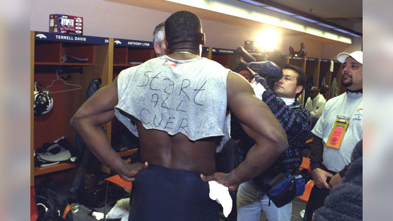 Best photos of Shannon Sharpe