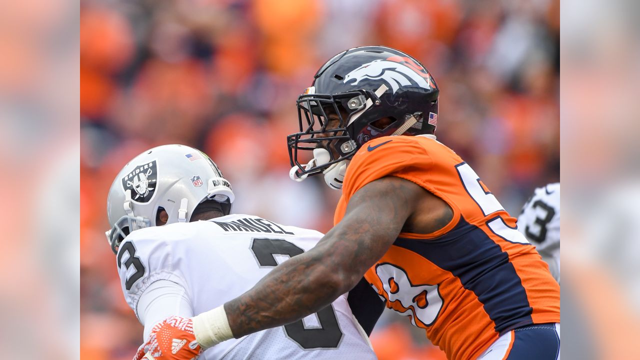 Denver Broncos outside linebacker Von Miller (58) celebrates his sack of  Oakland Raiders quarte …