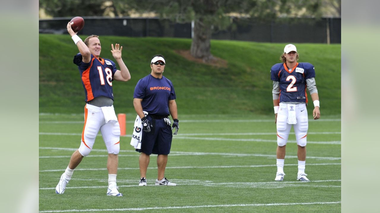 Peyton Manning reunites with Demaryius Thomas at Broncos camp