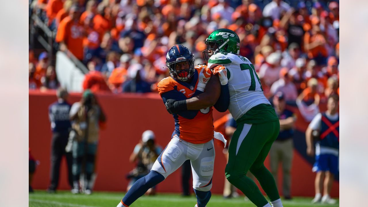 AFC linebacker Von Miller #58 is seen during the Precision Passing event at  the Pro Bowl Skills Challenge, Wednesday, January 23, 2019, in Kissimmee,  FL. (AP Photo/Gregory Payan Stock Photo - Alamy