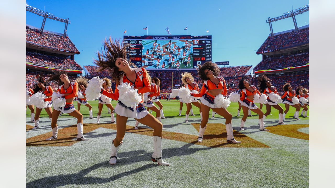 Looks We Love: NFL Cheerleaders Salute in Style!